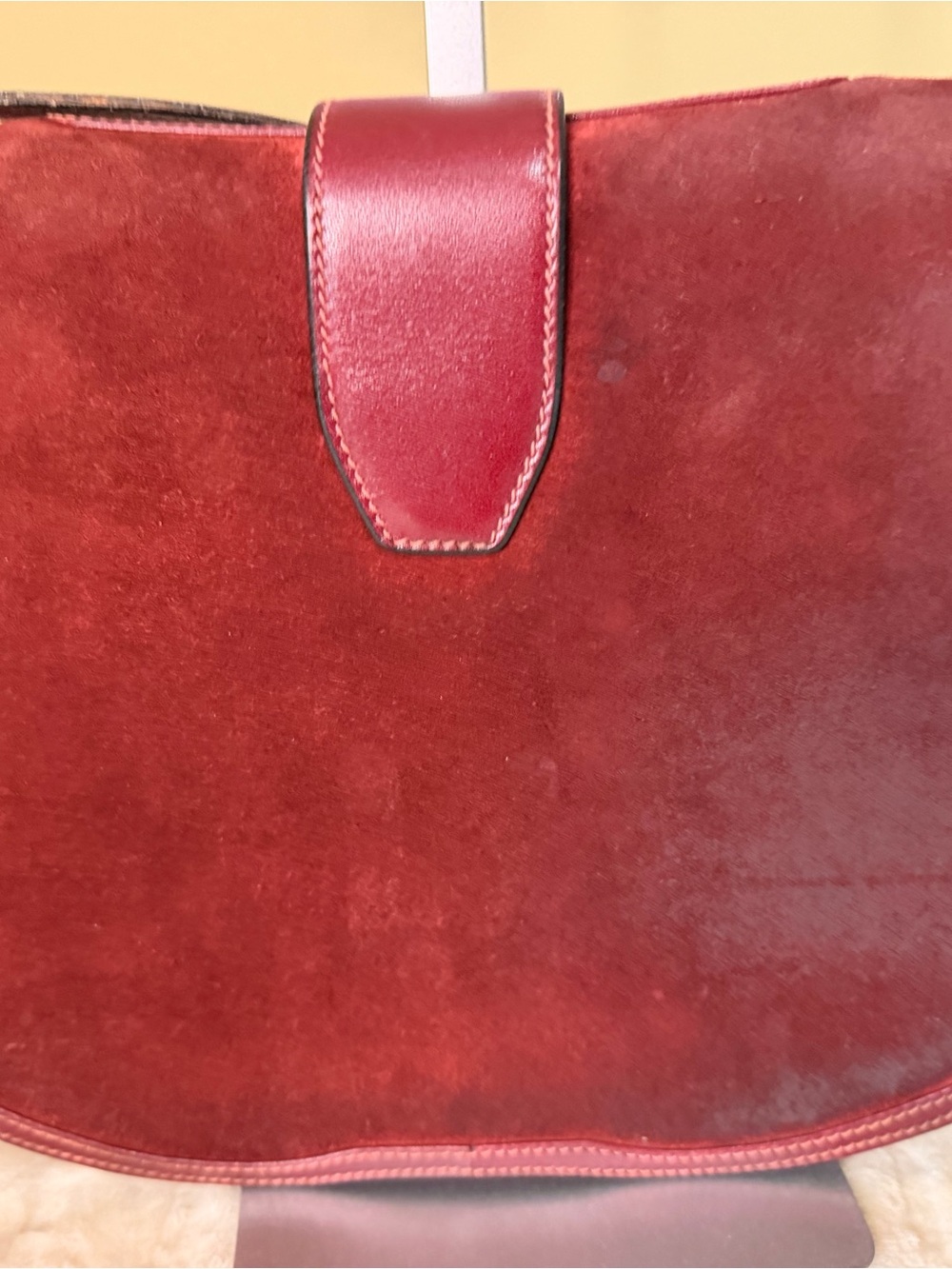 Gucci vintage Burgundy Suede Saddle Shoulder Bag with Gold Hardware - Picture 7 of 16
